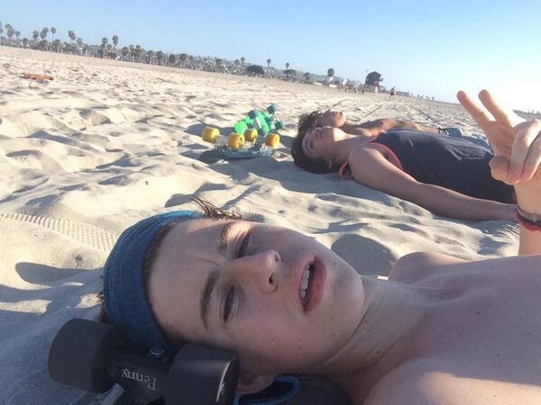 Nashgrier's tweet photo. Slppn http://t.co/YQa56OuaC8