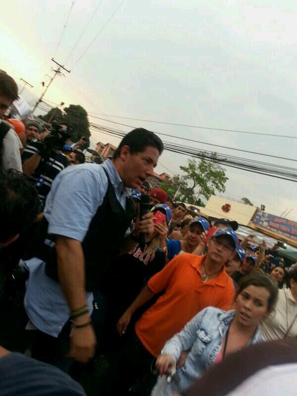 FdeIrincon's tweet photo. @fdelrinconCNN continua en Venezuela . hoy en San Cristobal- Estodo Tachira http://t.co/65WozKC3ys