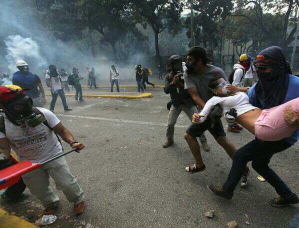 wiscomputerserv's tweet photo. @Congreso_Mx Venezuela SOS SOS! http://t.co/Hq06sKbiFg