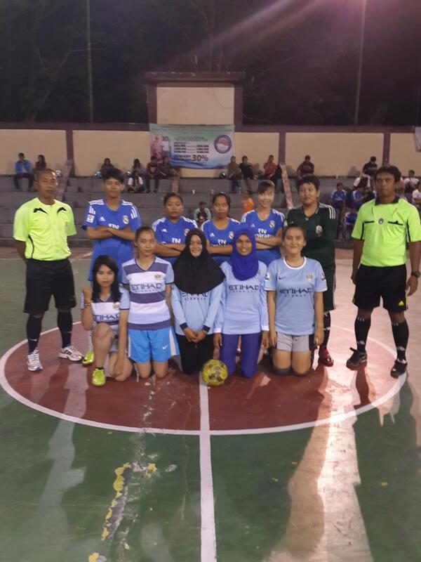 MCSCIL_Tarakan's tweet photo. Eksibisi di Final Turnament Futsal Habibi Cup I dan akhirnya dimenangkan tim putri madrid 1-3 #respect http://t.co/45a9lp31U0