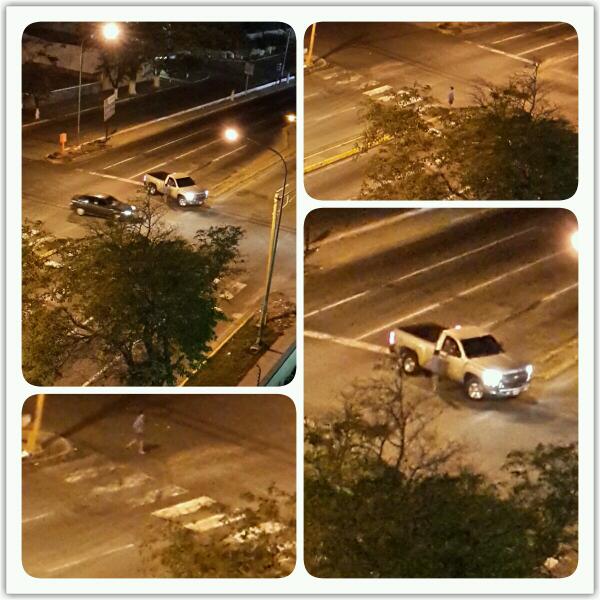 FabyNF's tweet photo. 2:24am el famoso "niño de la Lara" solo y aun intentando parar a los carros que transitan a esta hora http://t.co/vjUhBDk0Gk