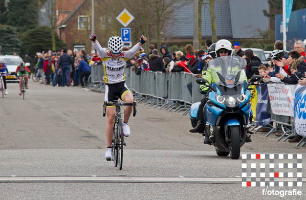 marcvanderstelt's tweet photo. De #overwinning van @NicoleSteigenga van @wvnoordholland #nieuwelingen #womenscycling #strijen #wielrennen #knwu http://t.co/3RnpFaKCVw