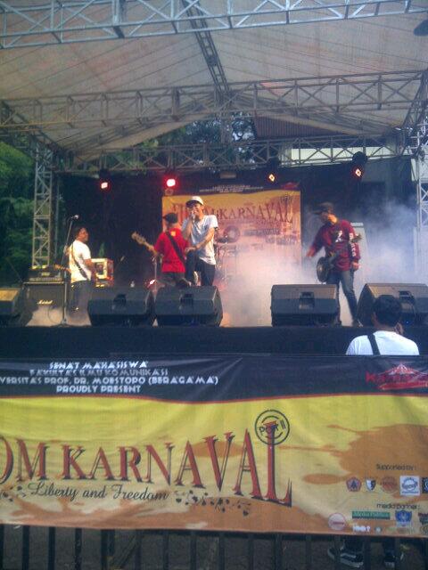 Now watching <a href="/ThinkingXstr8/">THINKING STRAIGHT</a> woooow