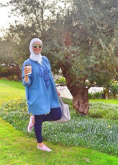 hmsaudiarabia's tweet photo. Effortlessly chic blogger @Dalalid wearing our #HMSS14 denim kaftan piece! Don't you just love this look? http://t.co/bkAR41JUKA