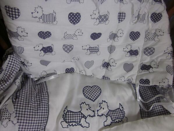 handitzen's tweet photo. Juego de colcha, chinchonera y conjunto de sabanas, con 2 bajeras, sabana y funda para almohada. Por solo 20 euros!! http://t.co/s0S6k861WJ
