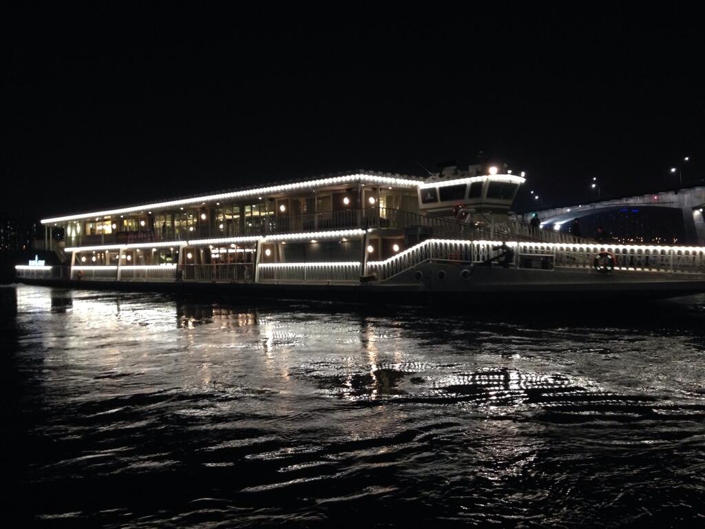 Biw3rozCQAAL49l.jpg:large