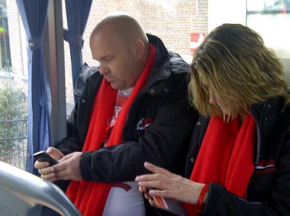 Gezellig in de bus met de mobiele eenheid <a href="/DanielleRoks/">Danielle Roks</a> <a href="/Matthijsroks/">Matthijs</a> <a href="/RondevDrenthe/">Ronde van Drenthe</a>