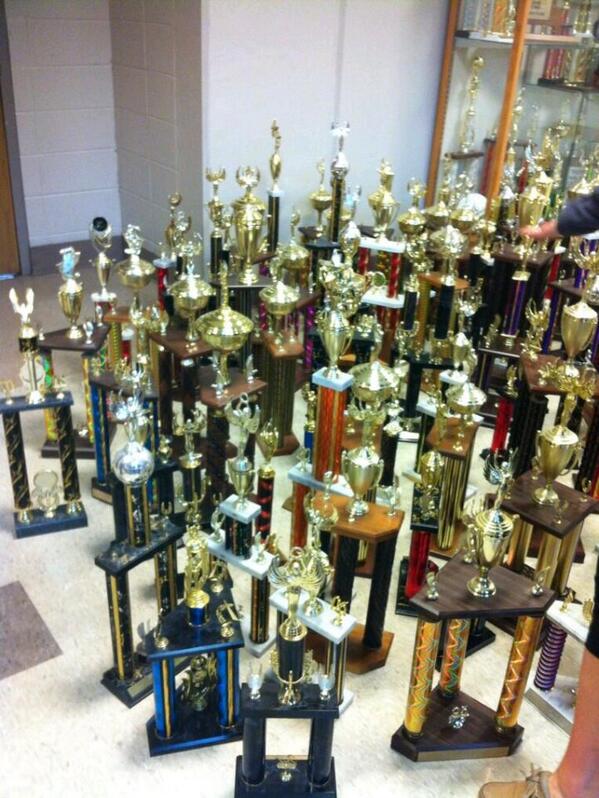 DebateProblems1's tweet image. 1,000 followers means TROPHIES FOR EVERYONE. #DebateLife
