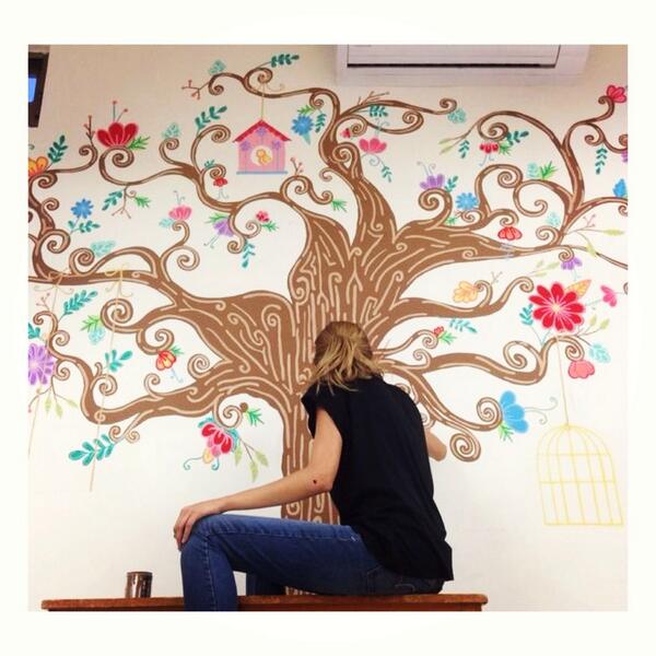 _PrincesAnonima's tweet image. Mural #1 | día 5 | #ponguinguiola #bibliotecainfantil #princesaanonima