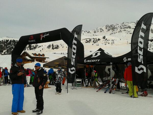 neveitalia's tweet photo. Siamo allo @Scufons village a Passo San Pellegrino per la #scufoneda 2014 sulle dolomiti della #valdifassa http://t.co/wZZYFrtTX1