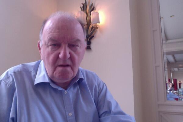 ghook's tweet photo. Breakfast in the 4 Seasons before a long day at the office. McGurk yet to arrive http://t.co/VgE36tswmR