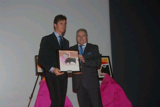 DanielLuque13's tweet photo. Anoche en la entrega del premio. http://t.co/CDBeuSz1Ii