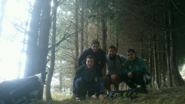 XabierZarate's tweet photo. Kon los kopekompis y la bestia negra. Hasta el paga del tiron http://t.co/xJy6zENfk9