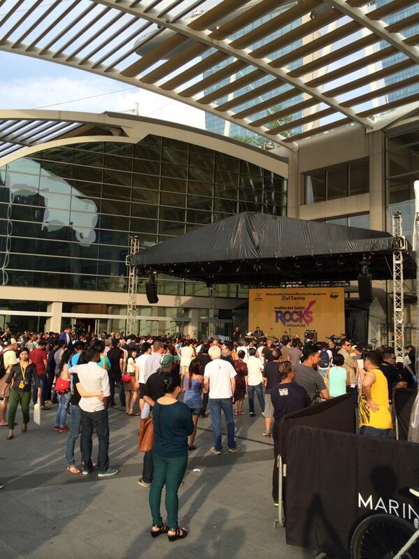 Suguhan band Singapura ©facebook/marinabaysands