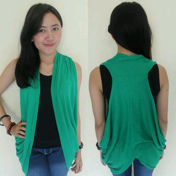 LaPulchra's tweet photo. Green vest 45k http://t.co/h6GgAP9ayS