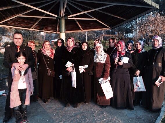 Bursa hanım kollarımızdan Allah razı olsun iznikte te girilmidik ev. Ve esnaf kalmadı Rabbim hepsinden razı olsun