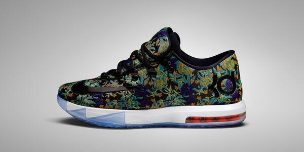 nikestore's tweet image. The @nikesportswear KD VΙ ΕΧТ ‘Flоrаl' is now available swoo.sh/Ore8R8