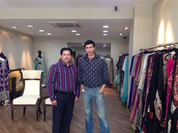 TehxeebLondon's tweet photo. Aijaz Aslam visiting Tehxeeb London http://t.co/XHYyDIVSz7