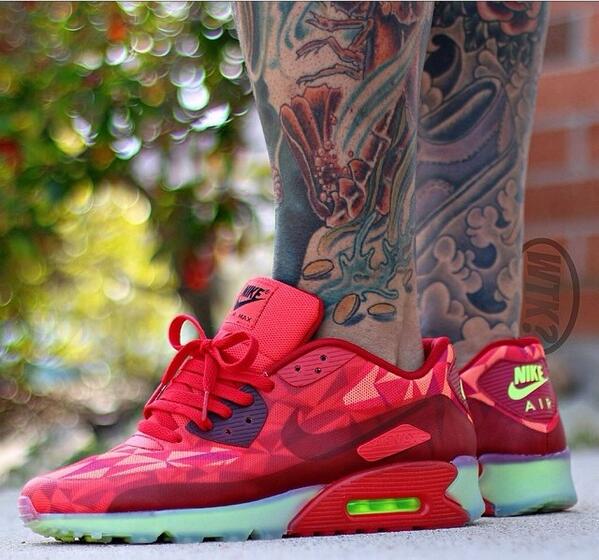 WikiModa_'s tweet image. Las quiero. Ahora. Ya.