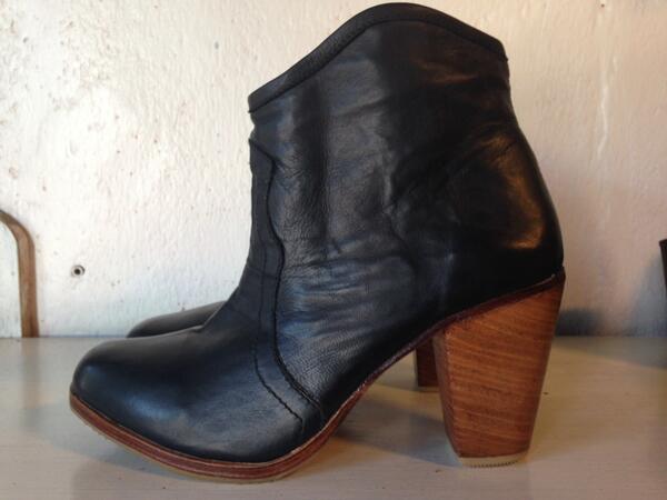 tigersangels's tweet photo. New!! 2014 AW Caprice Ankle Boot @ http://t.co/SWE9R5xzBE Promo Price $189 Limited Time !! http://t.co/94oJIl36KO