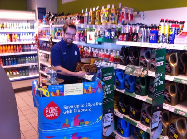 Tesco penzance going bananas for fuel save!!