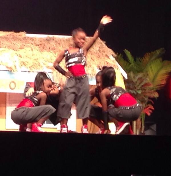 babs1549's tweet photo. #rtbdance http://t.co/FVMZynsOyh