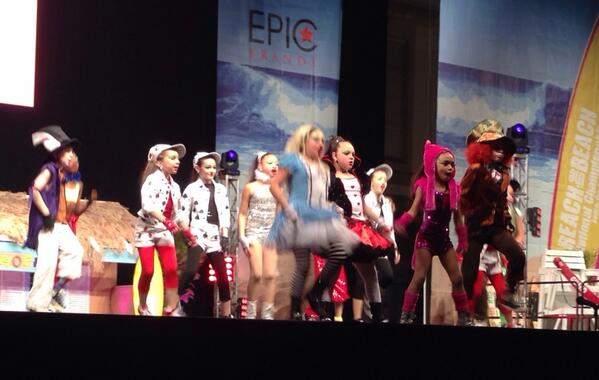 babs1549's tweet photo. #rtbdance go little mini Edie's 🍀🍀💓💓 http://t.co/Fo8zL7O0Zc