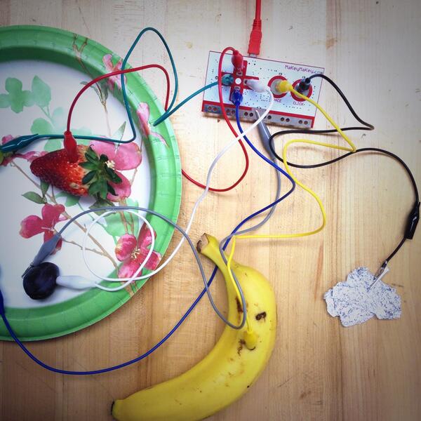 megandragola's tweet photo. Makey Makey Fruit piano at #SWILA Semi Unconference! @IdahoLibraries #makeit #maker http://t.co/SOLNYRVlZR