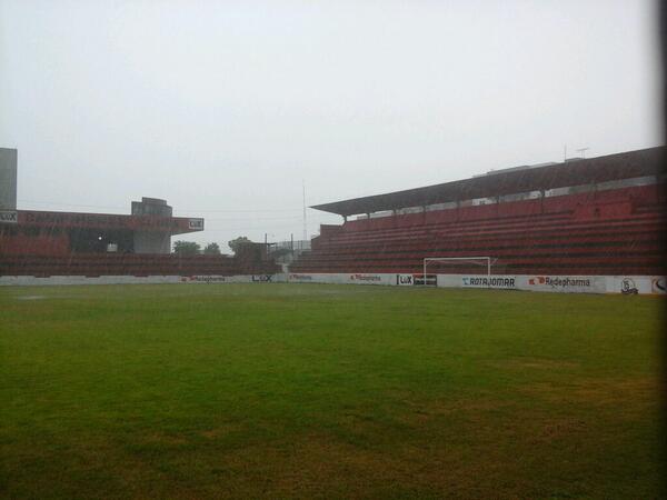danillofarias's tweet photo. Chove forte neste momento no alto da Bela Vista. http://t.co/urM2WRPuYl