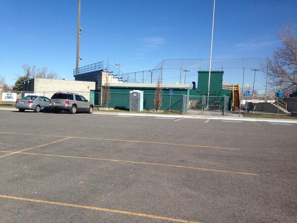 Chase_Glorfield's tweet image. You can always tell a newby at Halliwell Park. The car is parked in foul ball territory. #SmashedWindshield