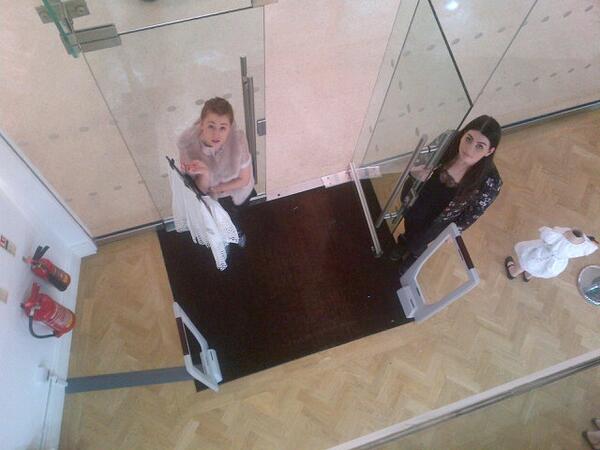 fayetoner's tweet image. Are these really your best begging faces girls hahahah @heidiiih @jessicakilikita #meercats #pleasecomeout