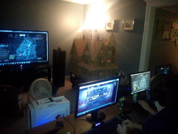 Battlefield's tweet photo. Solomon S and his friends set up for an entire weekend of gaming.

#SetupSaturdaySunday
| http://t.co/KX2BUv35ji