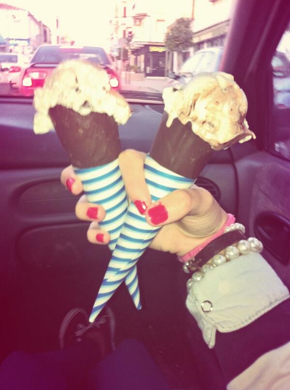 NoeliaToperdi's tweet photo. Heladitos rico rico con mi bebe!!! @JesusTaskillo 😍😍 http://t.co/z4EgfLULzz
