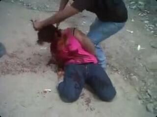 Alan0fjablay's tweet photo. Cewe di ani yaya cuma gara2 selingkuh http://t.co/4pEojkVD86