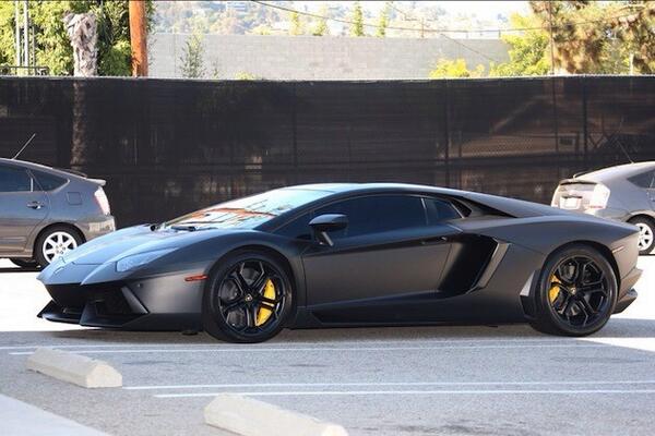 carsandbeyond's tweet photo. Matte Black Lambo http://t.co/VMd1opwcaq