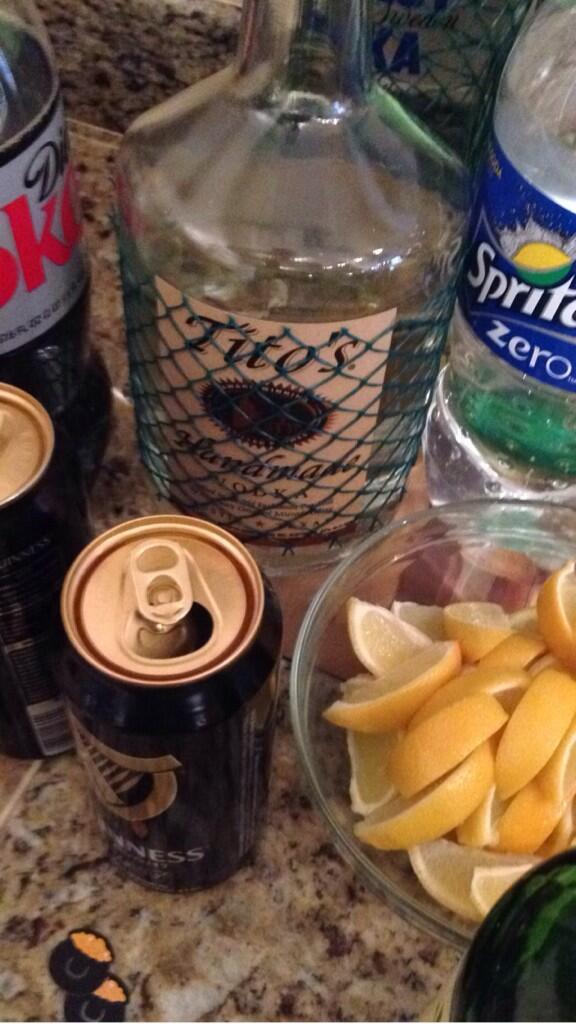 GmoneyNoChainz's tweet photo. Looks good in lace...
@TitosVodka http://t.co/khETvRveX2