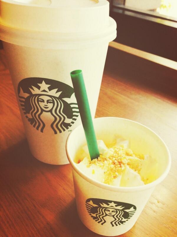 plage0912's tweet photo. スタバ来たら新しいフラペチーノの試飲もらった♡
休みの日の一人スタバ最高に幸せ*\(^o^)/* http://t.co/EfZrEP8a0I