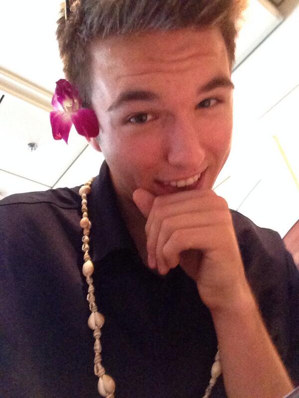 Flower on the right ear means your single! 😜🌺 #CruiseReady