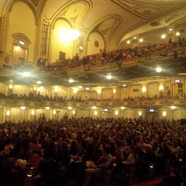 DariusVDaughtry's tweet photo. Packed 4 poetry!!! @YoungChiAuthors @LTABFLA http://t.co/kAvg07Gyw0