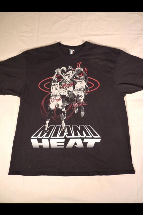 FunkyCrap's tweet photo. @HEATNATlON thanks 4 follow! We love the #MiamiHeat esp the #Big3 #Wade #Bosh #James. #StriveForGreatness #funkycrap http://t.co/EGDKEfR3PK