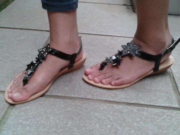 edward_forrer's tweet photo. Koleksi sandal flat dari Solana, minat mention saja :) #5 http://t.co/dPda38J1kS