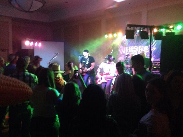 shesAHaus's tweet photo. #whiskeybent #cornheads #sases2014 #Nebraska #cropduster #feedlot #Mizzou #funtimes #greatfriends #media4ag http://t.co/Kks4xeUxH1
