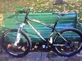 EldatoCleta's tweet photo. Bici robada de Eliodoro Yáñez con Pedro de Valdivia, se da recompensa al que de info fono 71250049 @Yayote http://t.co/tSbs6qBy7K