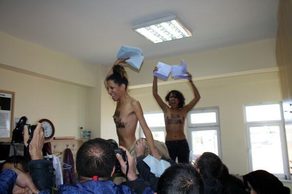 “<a href="/ParadoXZen/">ParadoX</a>: Femen'den Erdoğan'a Sandık Protestosu... ”