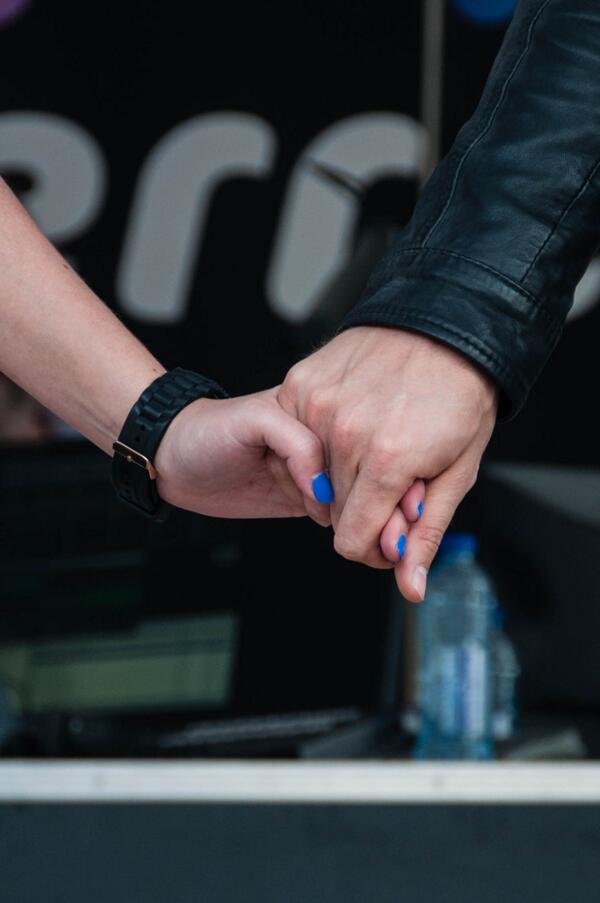 <a href="/MoniqueenTim/">MONIQUE & TIM</a> Gisteren foto gemaakt in de Efteling van jullie,vond hem wel symbolisch voor jullie vriendschap.knuff