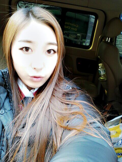 우아아아아아아ㅎㅎㅎㅎ
오늘 날씨 짱짱 조아서 사진 투척!!
그래두 아직 쌀쌀하니깐 옷 따뜻하게입구 감기조심하세요!ㅎㅎ
음.... 
저랑 벚꽃보러 가실래여? >////<