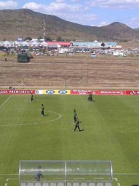 Bloem_Celtic's tweet photo. @Bloem_Celtic players: #prematchwalk @ Kaizer Sebothelo Stadium in Botshabelo. 15h30 Kick Off #siwelele #waitjukutja http://t.co/OH6F4OmoHl
