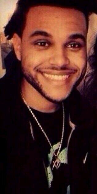 theweekndxoUS's tweet photo. “@weekndgalleryxo: :) http://t.co/9TKxr21HLI” his smile 😍