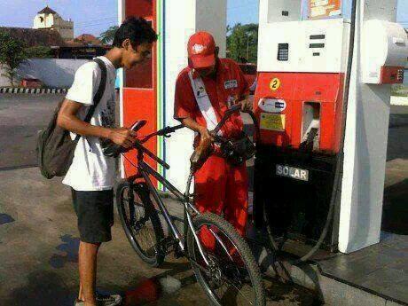 Sman1Pegandon's tweet photo. Ini yang keren yang mana, #pelajar koclak. http://t.co/OcS2kCd5KU