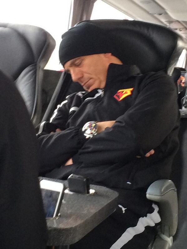 T_Deeney's tweet photo. Easily my best work yet everybody knows the rules on this bus no sleep not even if your the manager 😁🙈🙈🙈🙈🙈 #sleepcam http://t.co/kZpjfDplSi